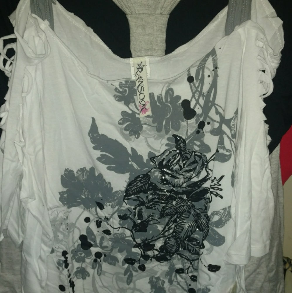 Off-shoulder T-shirt